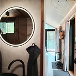 Hossaville Luxe West