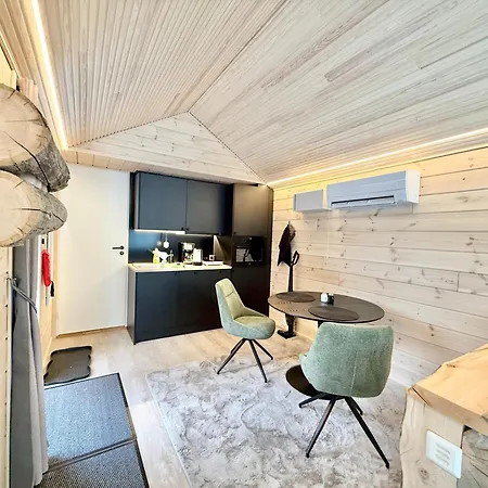 Hossaville Luxe West *