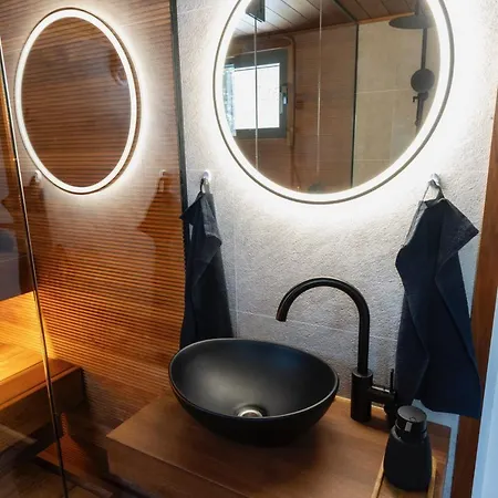 Hossaville Luxe West *