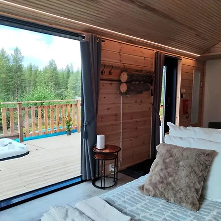 Vila Hossaville Luxe West